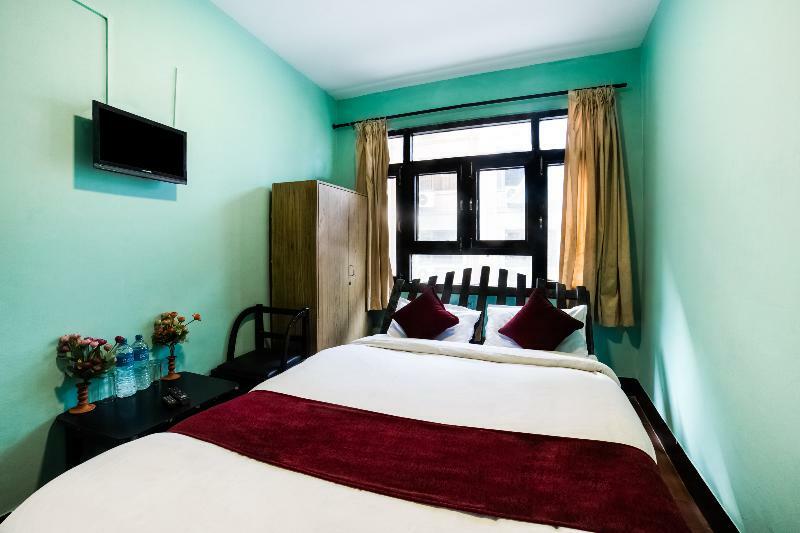 Oyo 239 Hotel Kuti Kathmandu Exterior photo