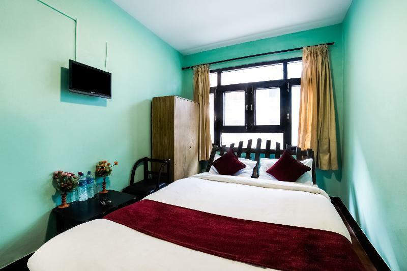 Oyo 239 Hotel Kuti Kathmandu Exterior photo